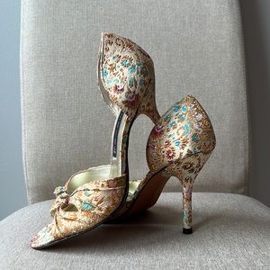 NWOT | Steve Madden Heels | Matte Gold Fabric | Floral Print | US 6M